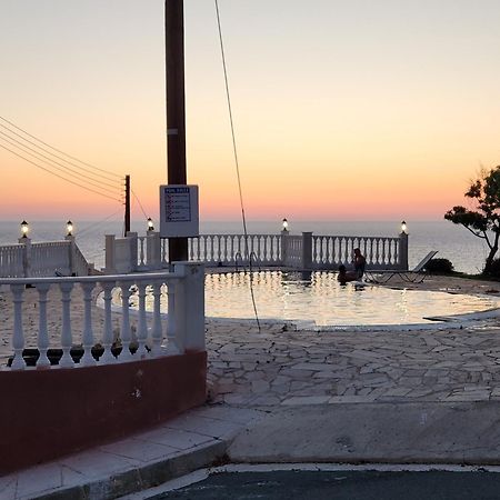 Serena Vacation Home Pomos Eksteriør bilde